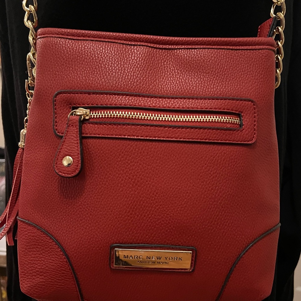 Marc New York Beautiful Red Leather Medium Shoulder/ Crossbody Bag - Like New